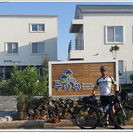 Two Wheels Guest House Seogwipo Ngoại thất bức ảnh
